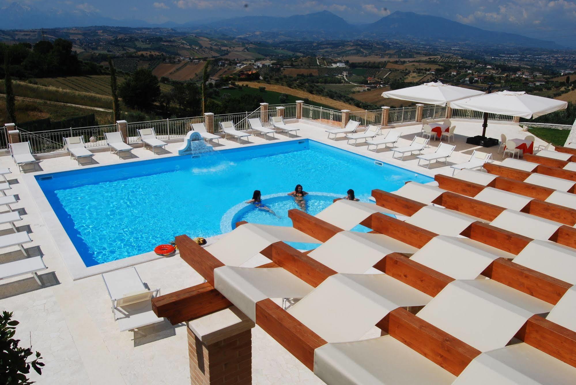 Tortoreto Incantea Resort מראה חיצוני תמונה